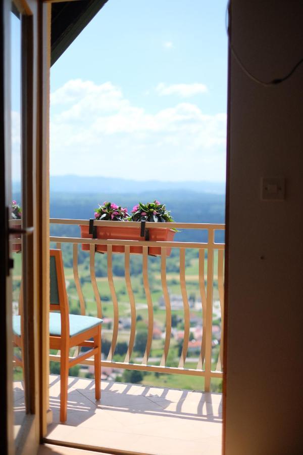 Zidanica-Vineyard Cottage Jakse Semic Екстер'єр фото
